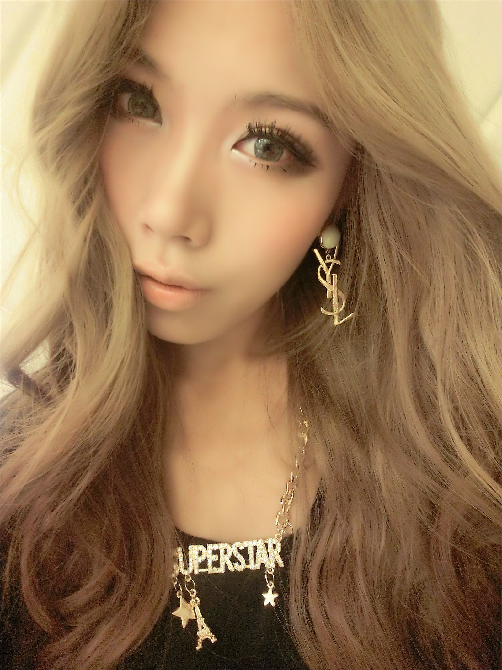 花哨尤物saisai的微博列表微女郎 2